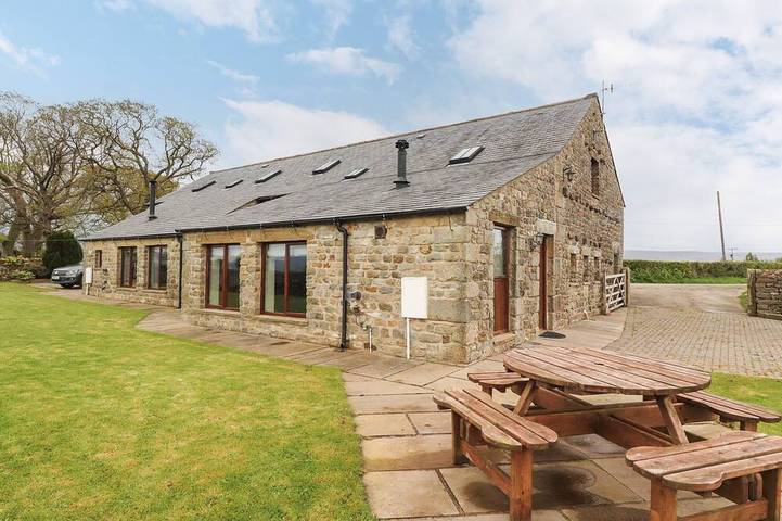 Cottage for 14 people, with hot tub and garden in Lancashire