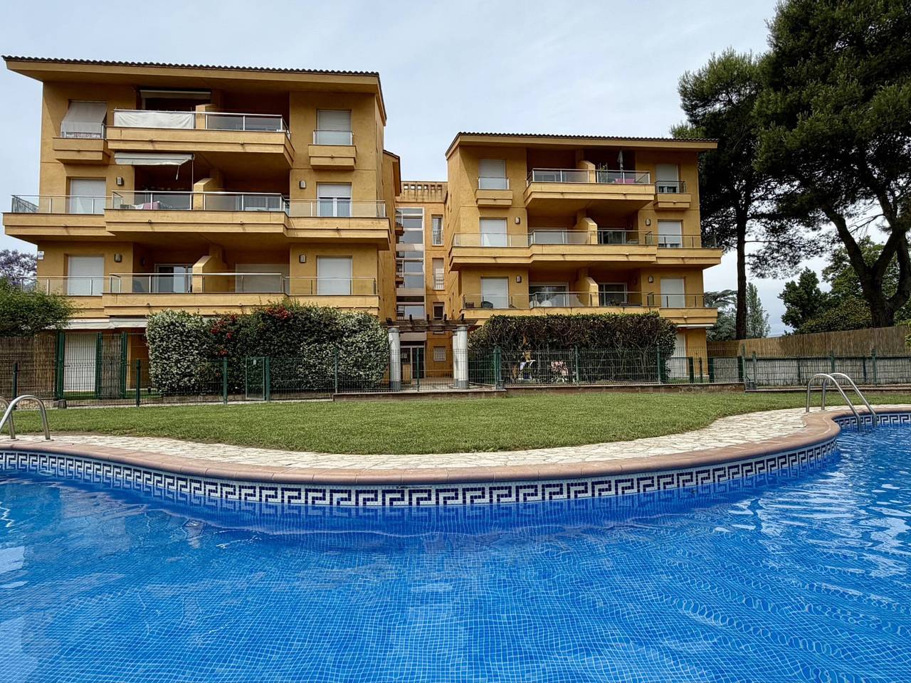 Appartement entier, Appartement familial à L'Escala avec piscine partagée in L'Escala, Haut-Ampurdan