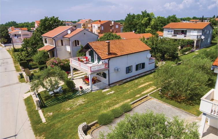 Ferienhaus für 8 Personen, mit Terrasse in Privlaka - 3