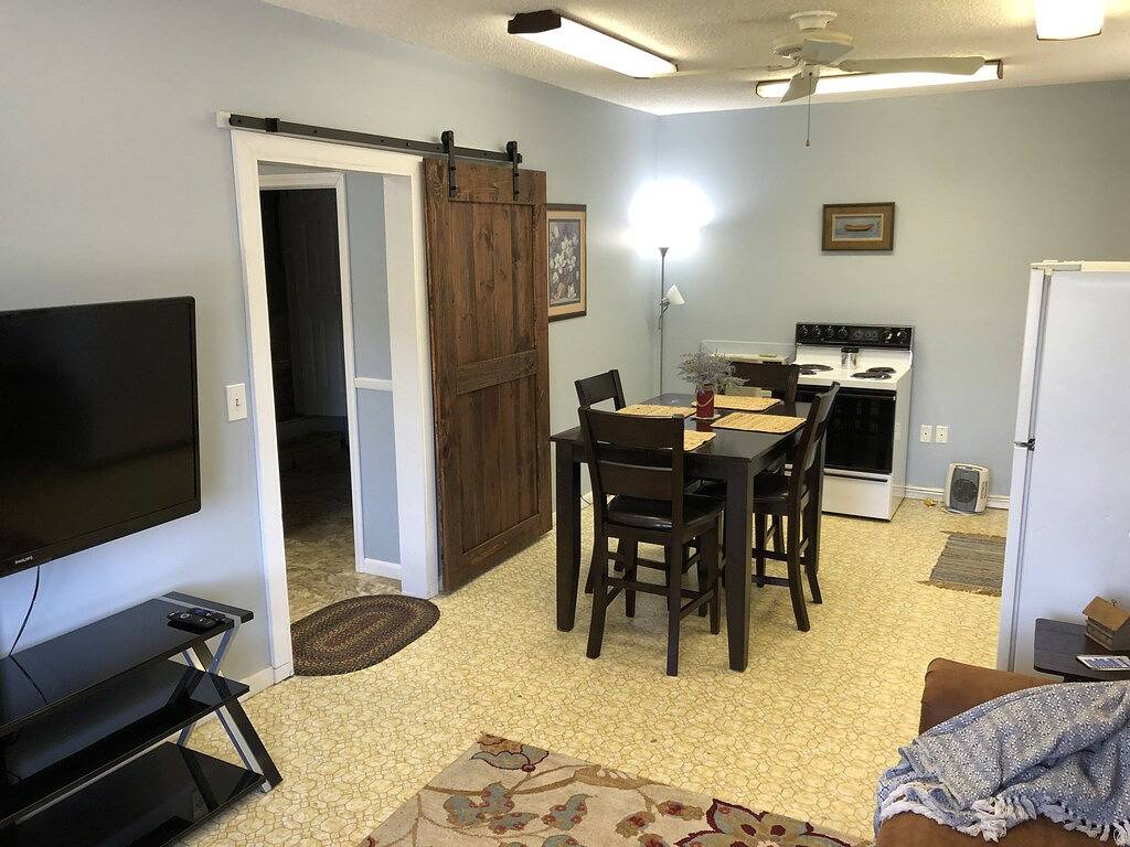 The Cottage at Sunset View Estate. Close to rafting, hiking, Dollywood 30 mins. in Cocke County