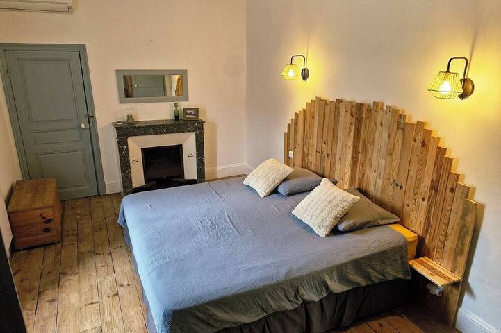 Entire apartment, Charming gîte Drôme Provençale in Roynac, Nyons region