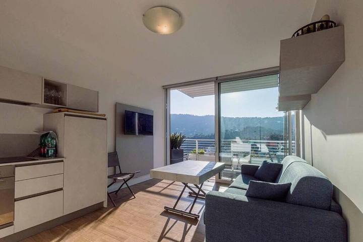 Ferienwohnung für 4 Personen, mit Balkon und Terrasse sowie Pool und Ausblick