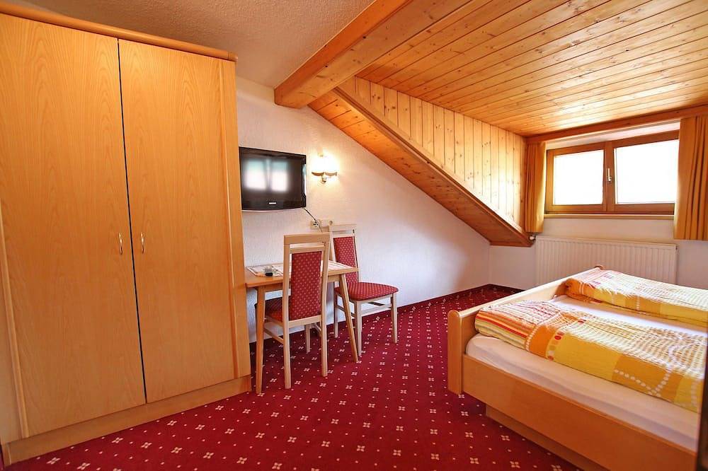 Gästezimmer 1 - Anni Winkler Gästeheim  direkt im zentrum in Nauderer Berge, Nauders