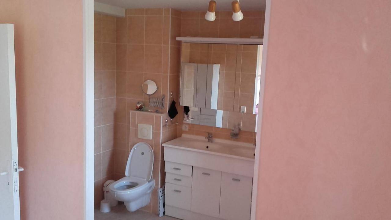 Four-Bedroom House in Bort-les-Orgues, Région d'Ussel