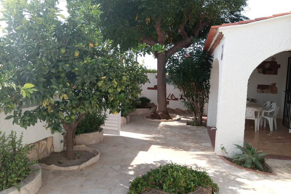 Nice and relax Mediterranean villa with free wifi in Montroig, Costa Dorada