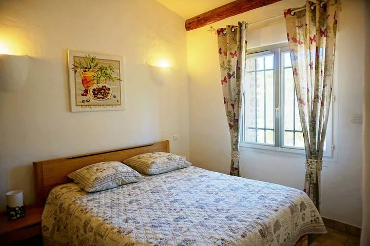 Location de vacances pour 20 personnes, avec jardin ainsi que jacuzzi et sauna, animaux acceptés à Simiane-la-Rotonde - 2