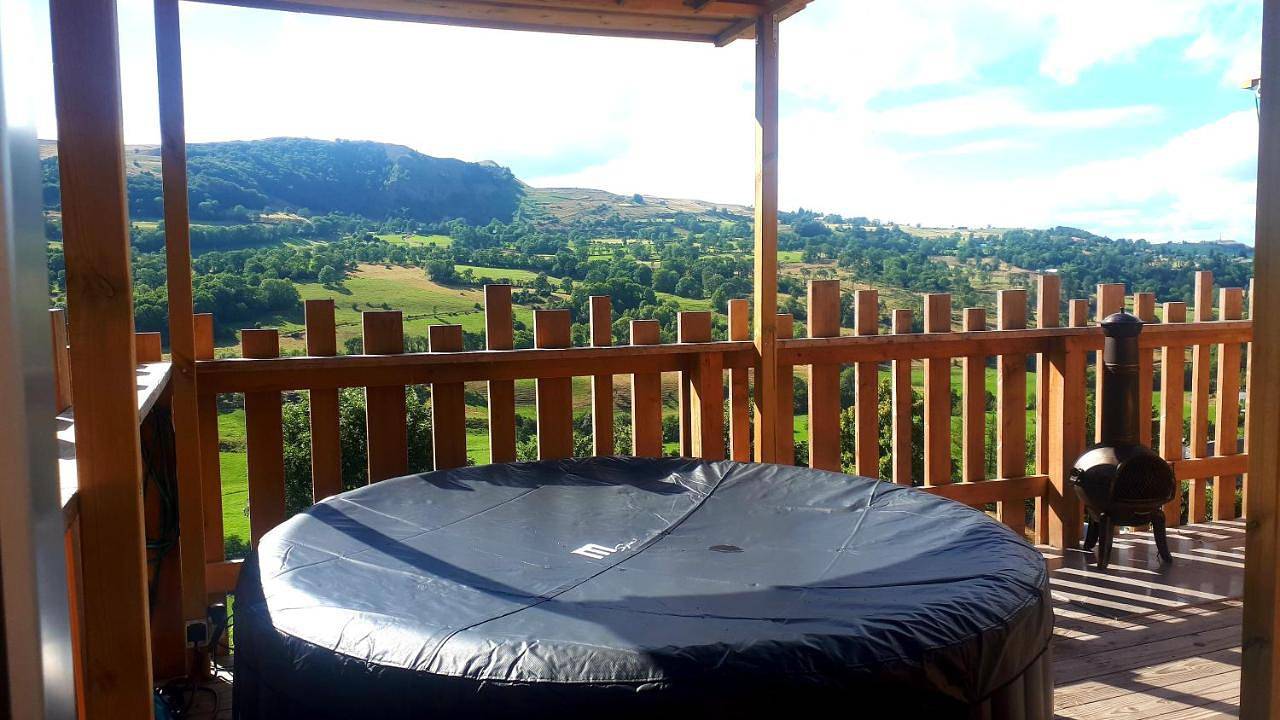 Apartment with Mountain View in Cheylade, Parc naturel régional des Volcans d'Auvergne