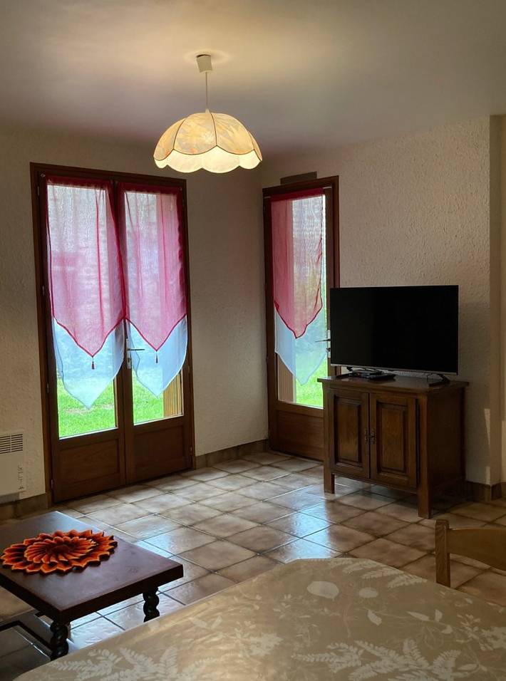 Gîte pour 5 personnes, avec jardin à Chambon-sur-Lac - 3