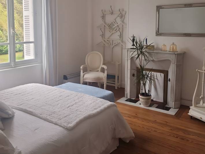 Location de vacances pour 2 personnes, avec jardin dans Le Mesnil-Guillaume