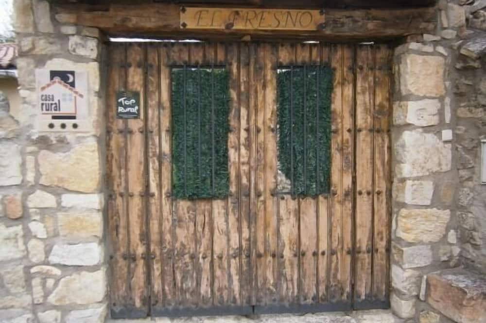Casa rural (alquiler íntegro) El Fresno para 10 personas in Arcones, Provincia de Segovia