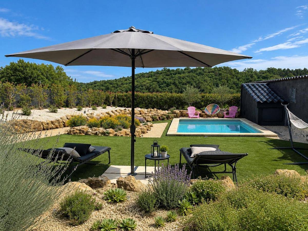 Le 007 Refuge -Rurale gîte élégant piscine privée in Queyssac, Périgord Pourpre