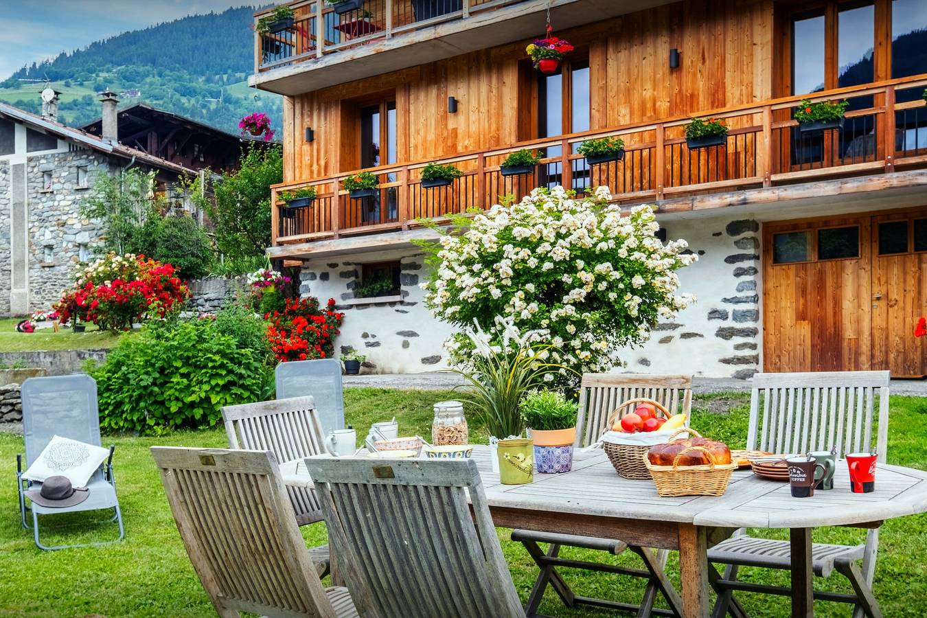 Charming chalet for 8 close to great skiing - Ovo Network in Séez, Rutor-Gruppe