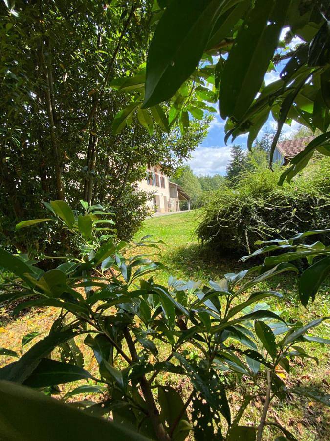 Gîte pour 8 personnes, avec jacuzzi et jardin à Bénaix