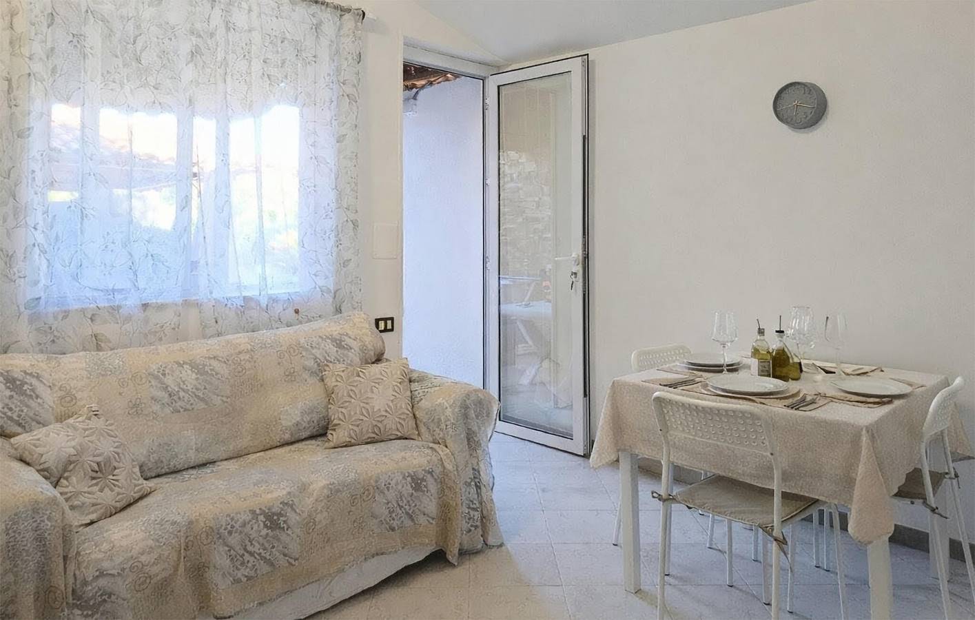 Appartamento intero, Appartamento con terrazza con WiFi, parcheggio e cucina, a 2 km dalla spiaggia in Santa Maria di Castellabate, Cilento