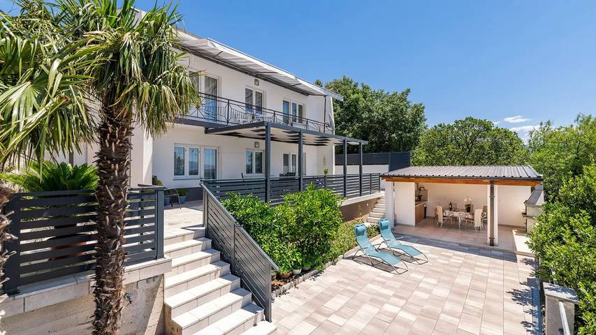 Ferienwohnung für 8 Personen, mit Balkon und Garten - 1