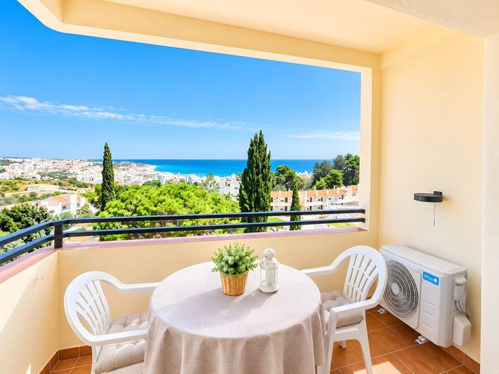 Ganze Wohnung, Apartment ‚Panoramic View - 160‘ mit Gemeinschaftspool, Wlan und Klimaanlage in Albufeira, Faro Distrikt
