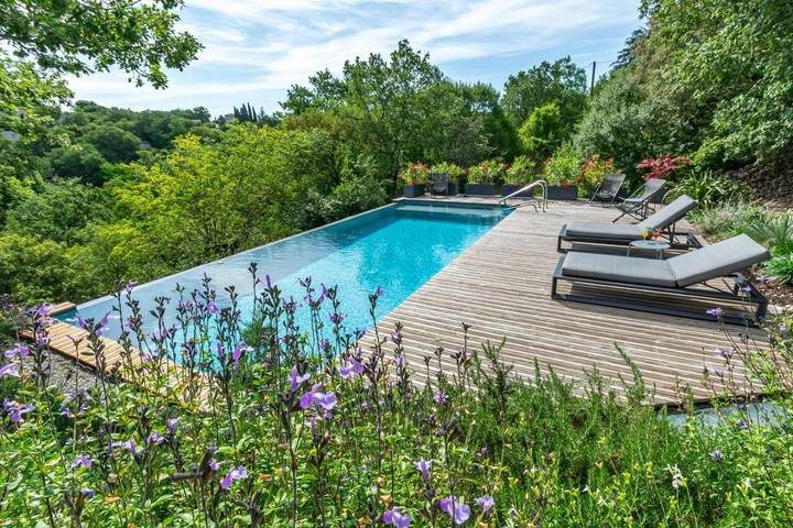 Gîte pour 2 personnes, avec Terrasse et Jardin ainsi que Piscine et Vue à Balazuc - 3