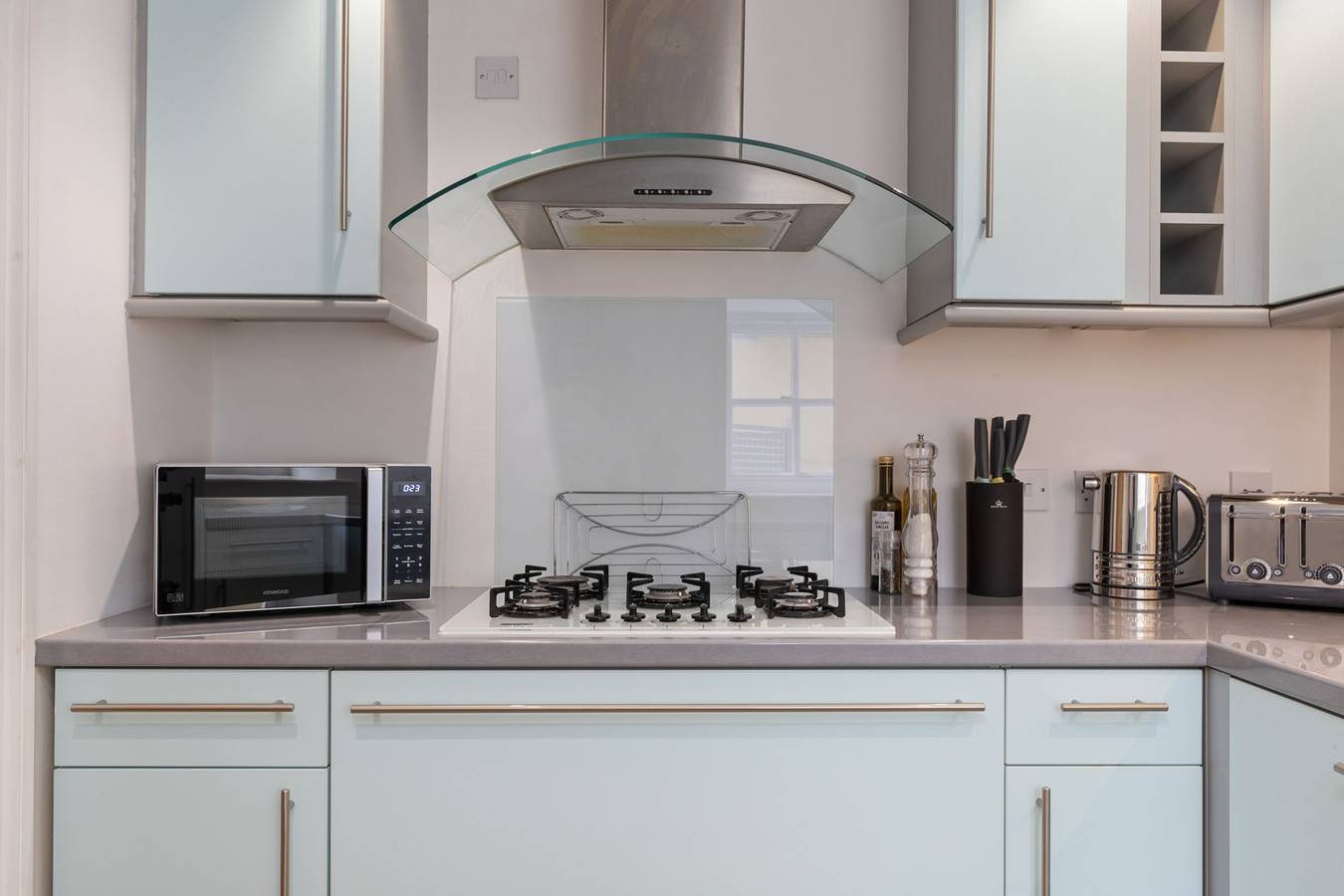 Entire apartment, 2 South Beach Court - Beach Front Apartment in Tenby, Pembrokeshire