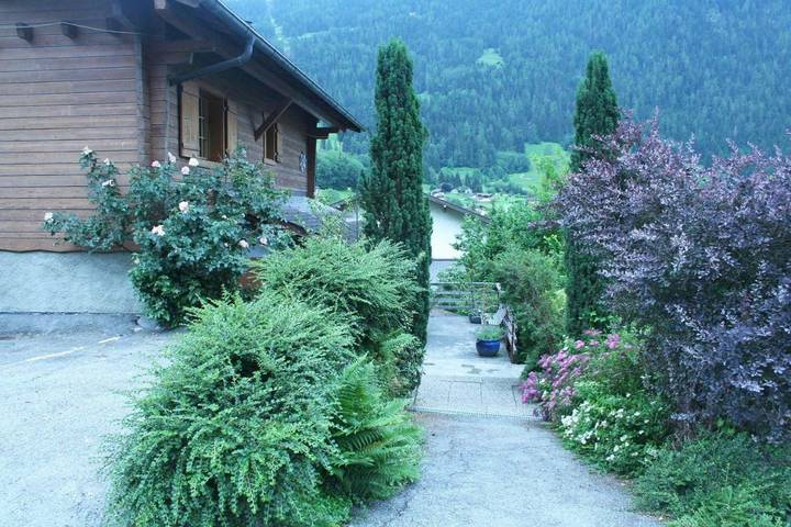 Chambre d’hôte pour 3 personnes, avec Terrasse ainsi que Jardin et Vue dans Entremont
