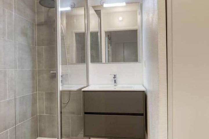 Ganze Wohnung, Schöne 2-Zimmer-Wohnung in Evry, 35 Mins von Paris in Évry-Courcouronnes, Essonne