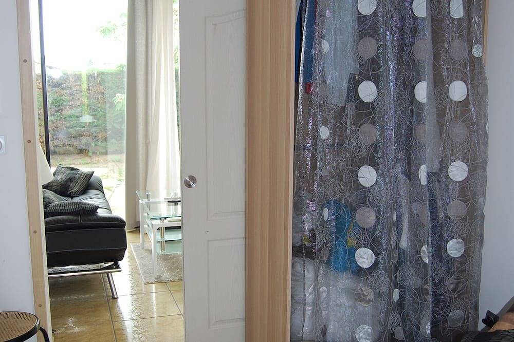 Gemütliche Wohnung, geschlossen parkink frei, Wi-Fi, Klimaanlage, 600 m von Saint-Emilion in Saint-Sulpice-de-Faleyrens, Libourne und Umgebung