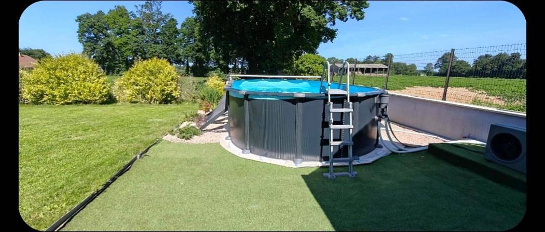 Location de vacances pour 8 personnes, avec piscine et jardin à Touffreville-la-Corbeline - 2