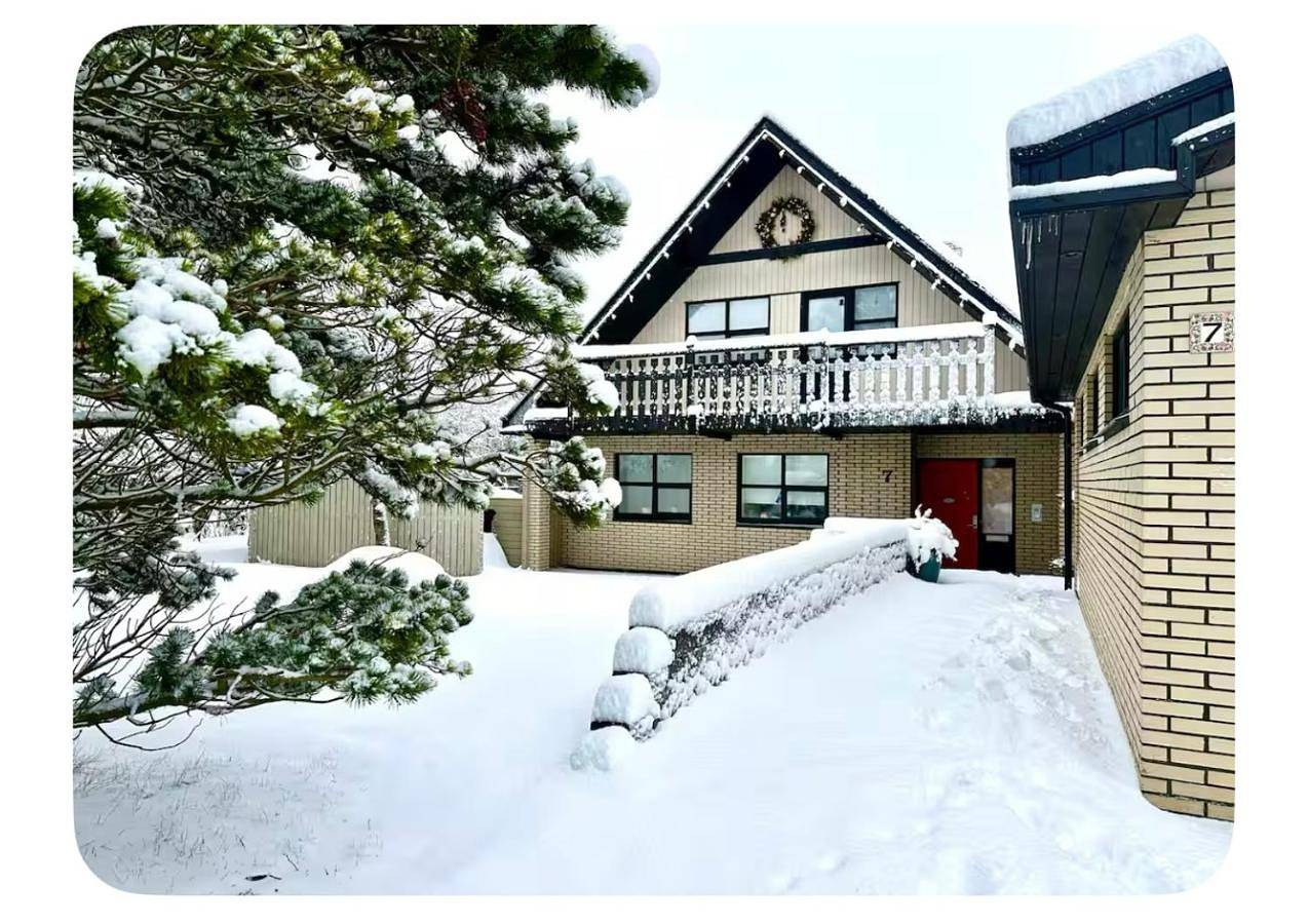 Luxurious House with hot & cold tub in Reikiavik, Islandia
