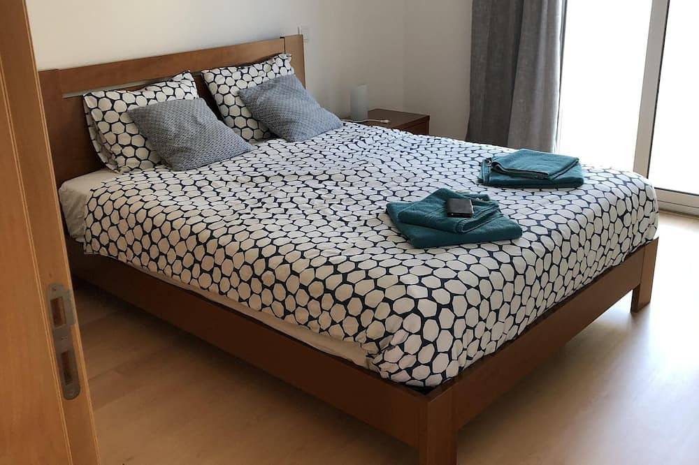 Hel lägenhet, Beautiful new apartment with swimming pool on the Portuguese Silver Coast in Salir do Porto, Tornada e Salir do Porto