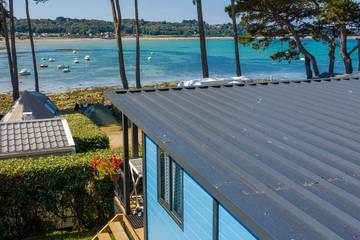 Maison de campagne pour 6 personnes, avec terrasse ainsi que balcon/terrasse et vue sur le lac à Trélévern