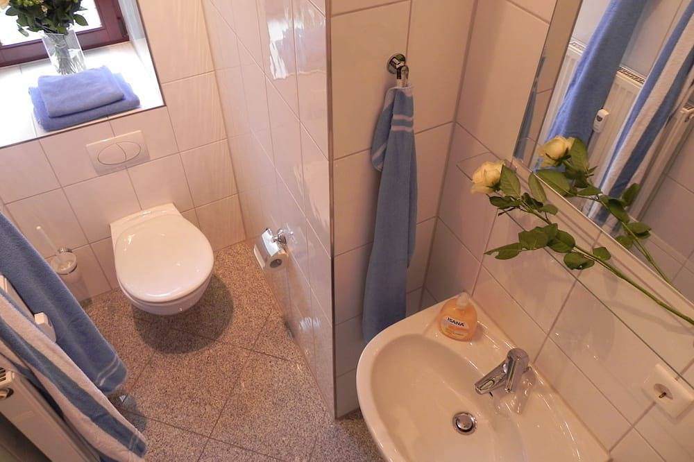 Apartamento entero, 3-huoneen Huoneisto \"Am Roßplatz\", Sis. Fi ja Jopa 8 Henkilöä Parveke. Autotalli in Leipzig Mitte, Leipzig