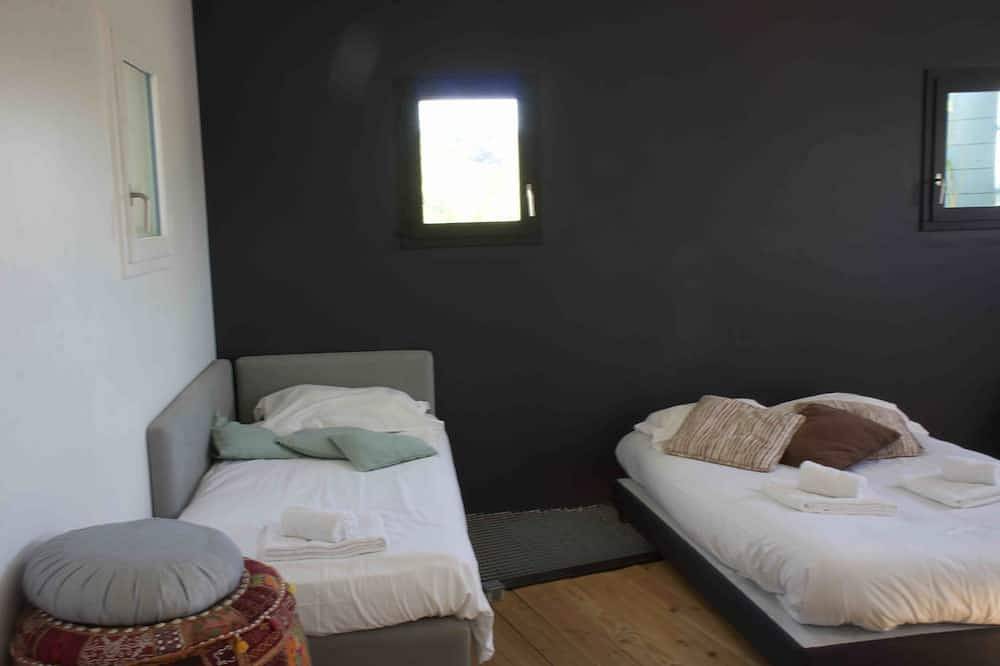 Stunning and spacious home in Provence! in Lourmarin, Parc naturel régional du Luberon