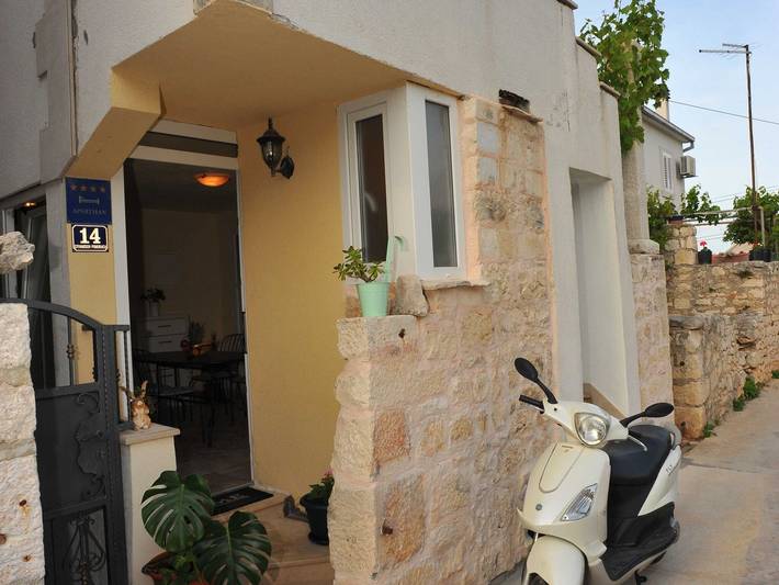 Ferienwohnung für 4 Personen, mit Terrasse, kinderfreundlich auf Brac