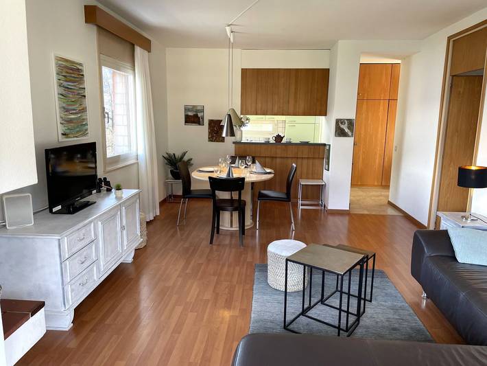 Ganze Wohnung, Ansprechende Ferienwohnung an bequemer Lage mit fabelhafter Aussicht auf den See in Locarno, Tessiner Alpen