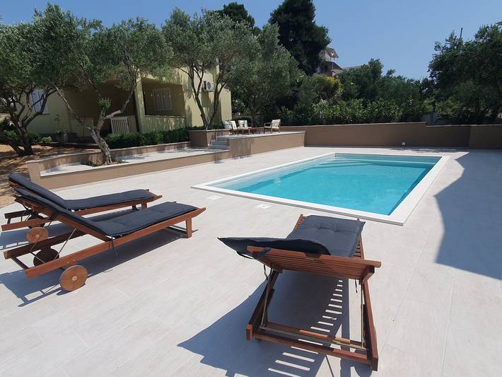 Ferienwohnung für 4 Personen, mit Pool und Balkon/Terrasse in Drage