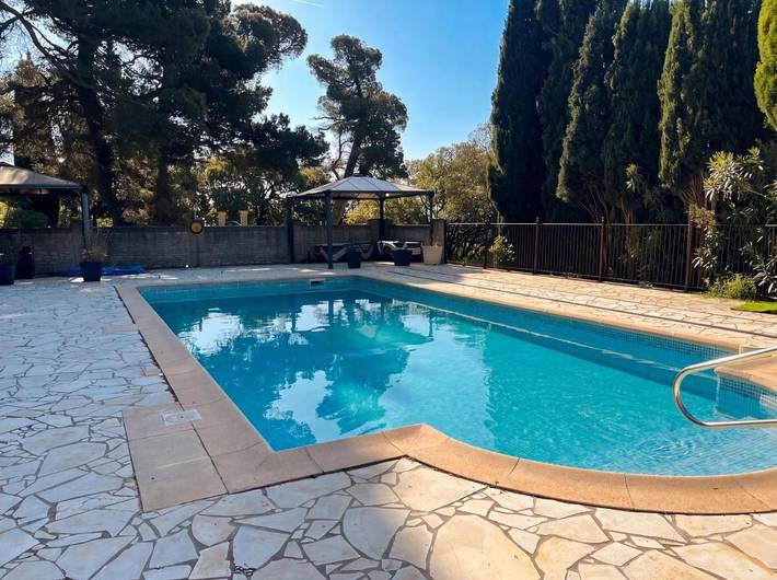 Maison d’hôte pour 3 personnes, avec Terrasse ainsi que Jardin et Piscine