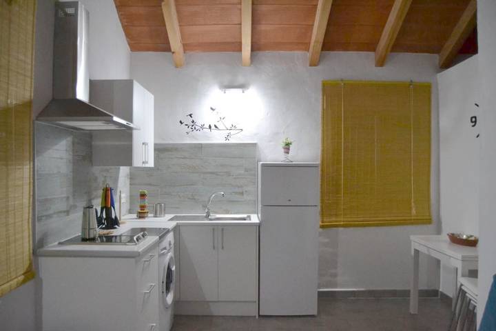 Casa rural para 2 personas, con terraza y jardín, Se admiten mascotas en Zahora - 2