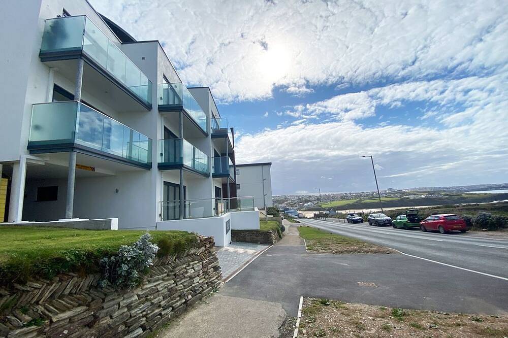 Apartamento entero, Watergate View 2 is a 2 bed brand new coastal apartment in Porth in Newquay, Cornualles
