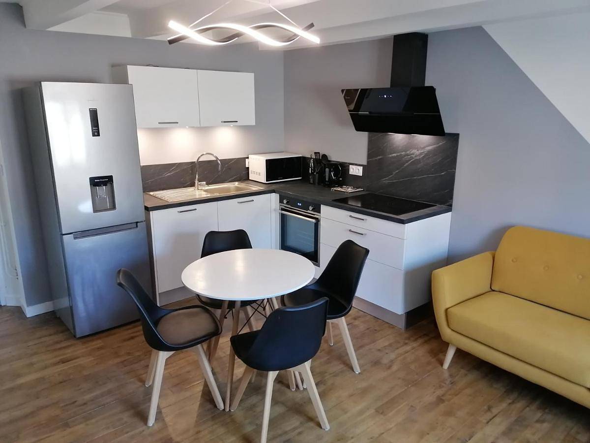 Appartement entier, Two-Bedroom Apartment in Aurillac, Région d'Aurillac