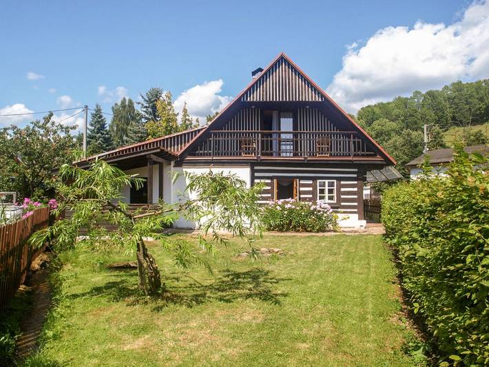 Vakantiehuis voor 9 personen, with Balkon and Terras as well as Tuin and Sauna in het Reuzengebergte