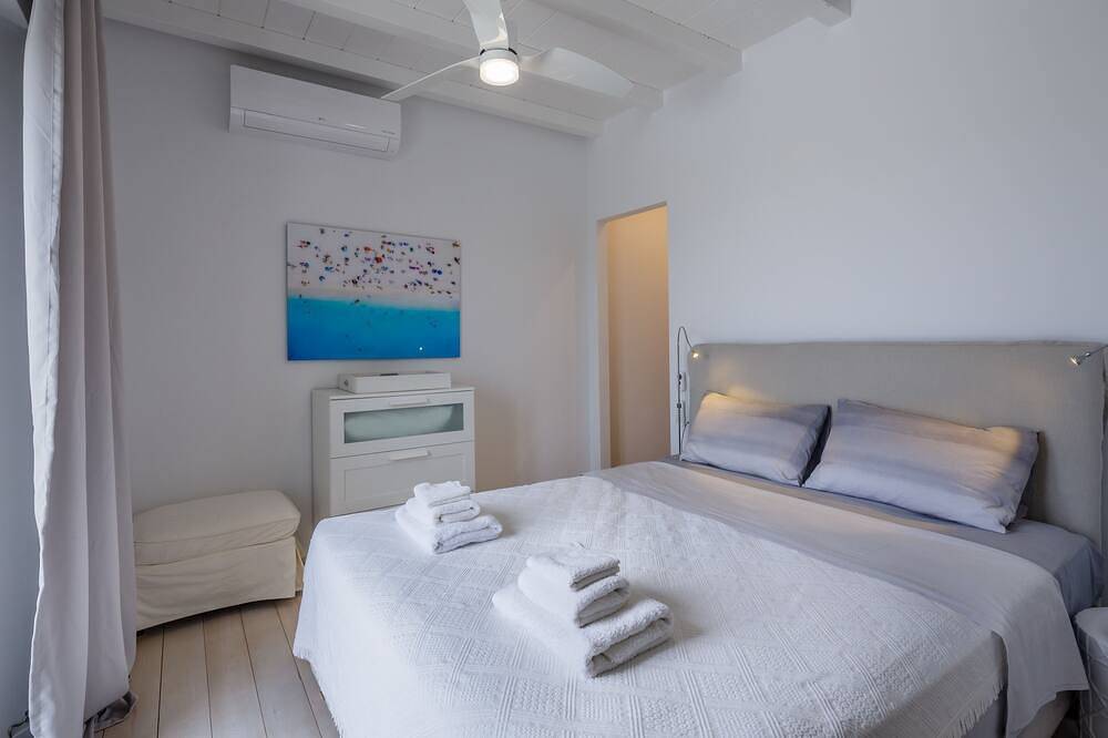 The Gallery Home - Elegant Villa In Antiparos in Unidad Regional de Paros