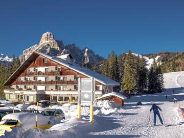 Hotel für 4 Personen, mit Sauna und Garten sowie Whirlpool in Corvara in Badia