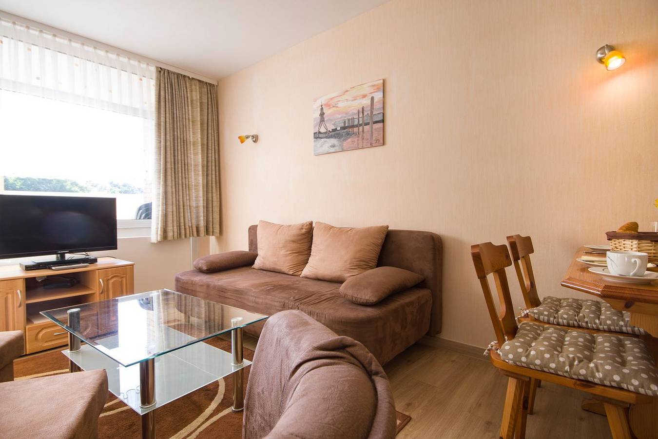 Ganze Wohnung, Gemütliche 4 Personen Ferienwohnung mit Schwimmbad und Sauna im Haus. in Sahlenburg Strand, Cuxhaven