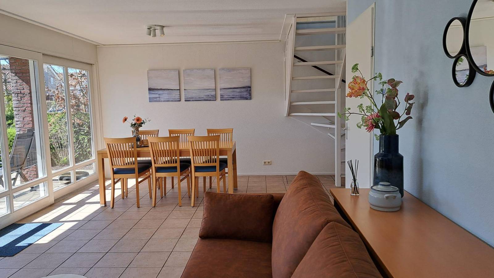 Komfortables 4-Personen Ferienhaus mit Balkon, Bad und Garten, in der Nähe von Leiden in Roelofarendsveen, Groene Hart
