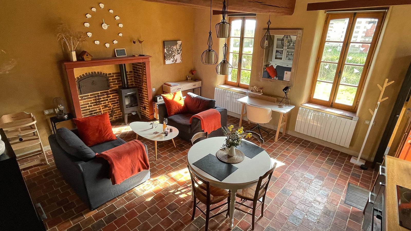 Gite Nid douillet au Colombier Vert in Champlay, Région d'Auxerre