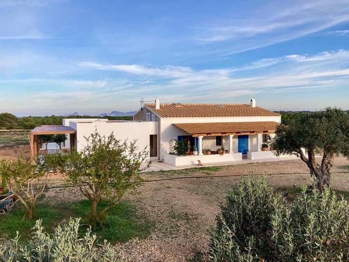 Villa para 6 pessoas, com terraço e piscina e ainda jardim em Formentera