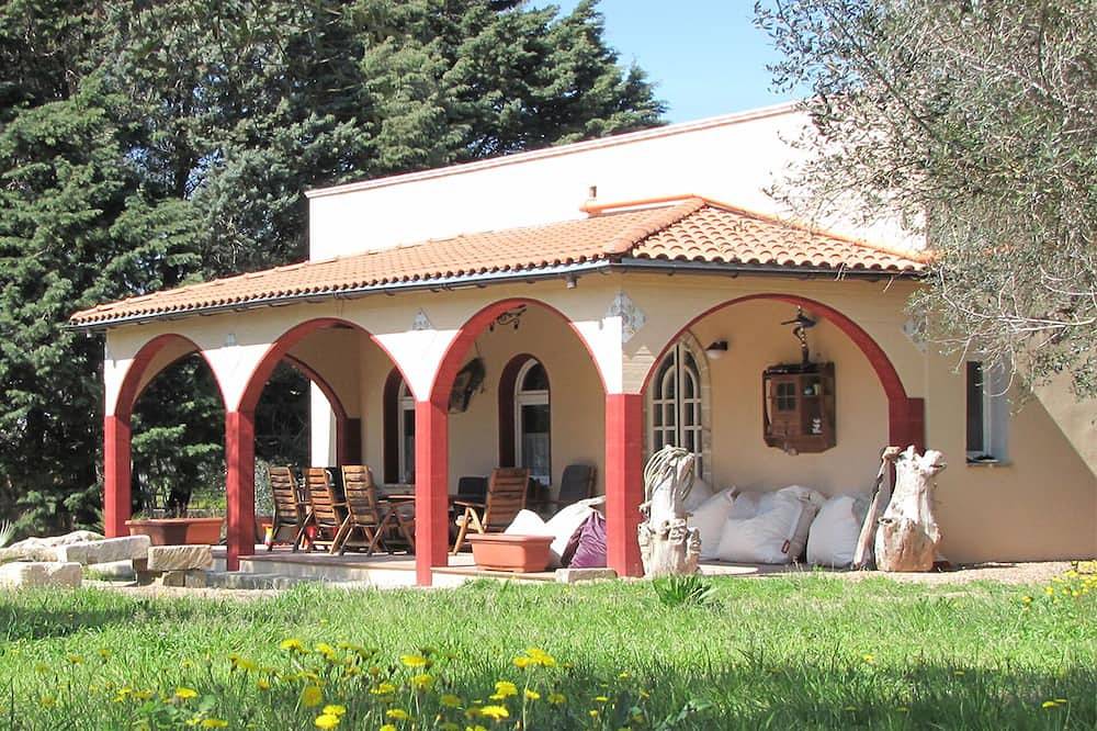 Appartamento intero, Riposo e relax! Terreno Ro-Bi-Li-Apartment Per famiglie fino a 9 pers. in Cutrofiano, Provincia di Lecce