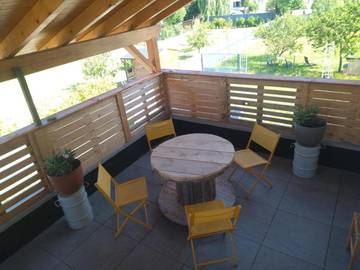 Gîte pour 3 personnes, avec piscine ainsi que terrasse et vue à Seltz
