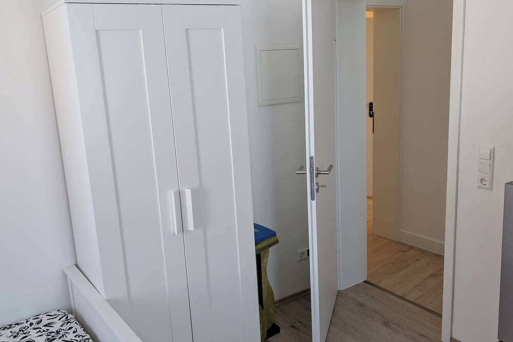 Ganze Wohnung, Helle 1 Zimmer Apartment in der Nähe von Bahnhof in Heidenheim, Stuttgart Region