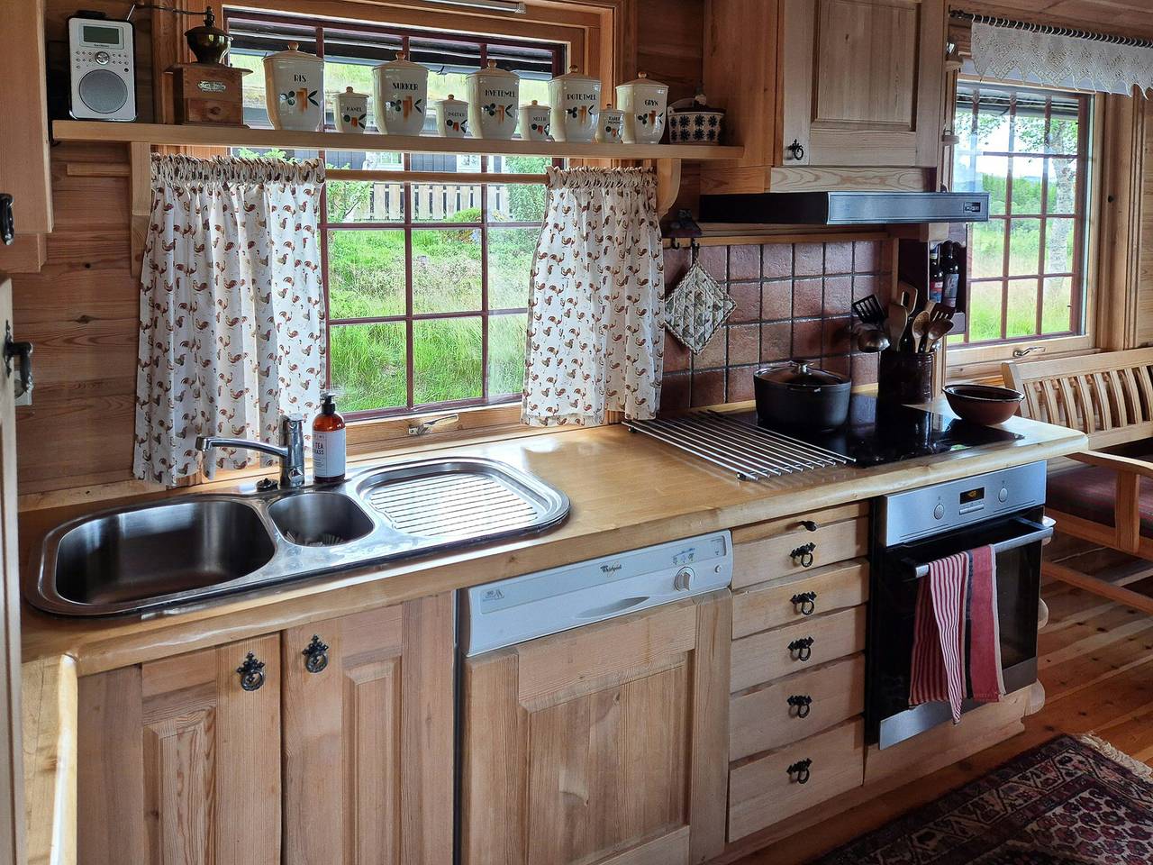 Authentische Hütte mit Blick auf Møsvann in Tinn