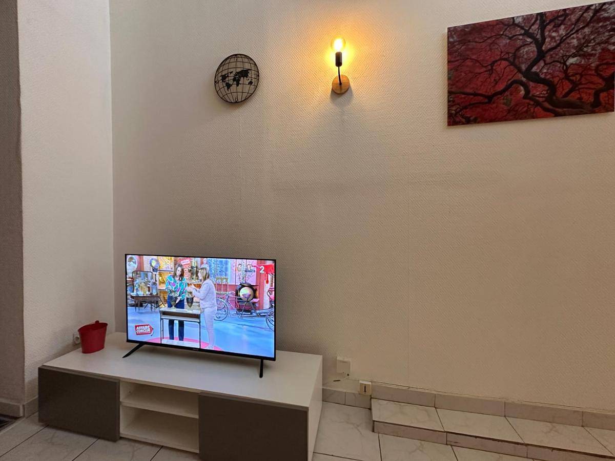 Appartement entier, One-Bedroom Apartment in Anzin, Région de Valenciennes